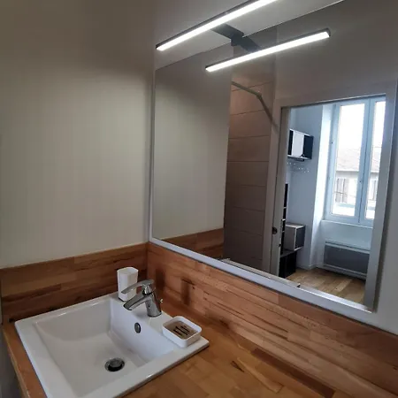아파트 T2- Idealement Situe, Pour Votre Sejour A Valence!