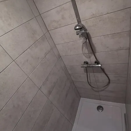 Apartment T2- Idealement Situe, Pour Votre Sejour A Valence!